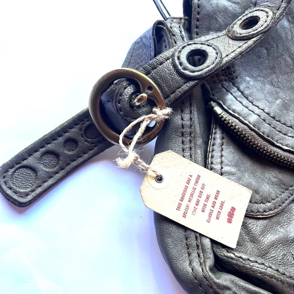 Lucky Brand  Stash Metallic Leather Shoulder Bag - Picture 11 of 13